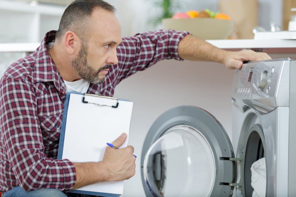 Откуда может течь стиральная машина, и как исправить